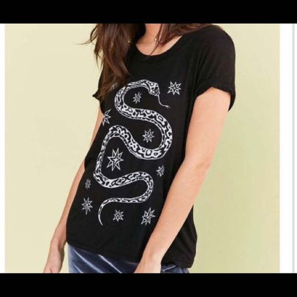 Urban Outfitters Tops - Truly Madly Deeply Snake Shirt 🐍